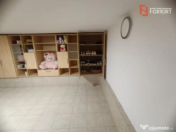 Apartament cu 3 camere semidecomandat în Girocului