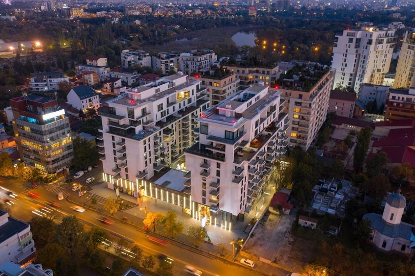 Penthouse cu 4 camere semidecomandat în Herăstrău