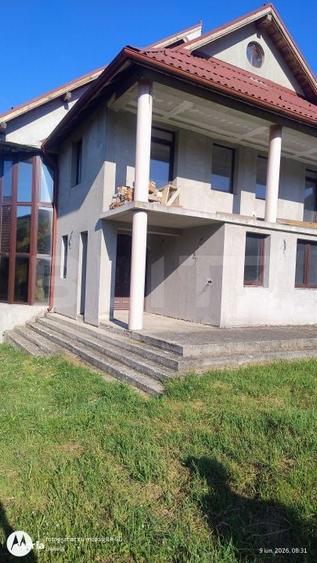 Casă cu 4 camere în Urișor