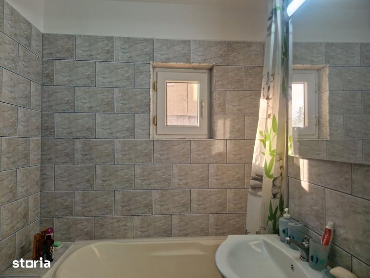 Apartament cu 3 camere decomandat în Peneș Curcanul