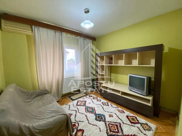 Apartament cu 3 camere decomandat în Olimpia-Stadion