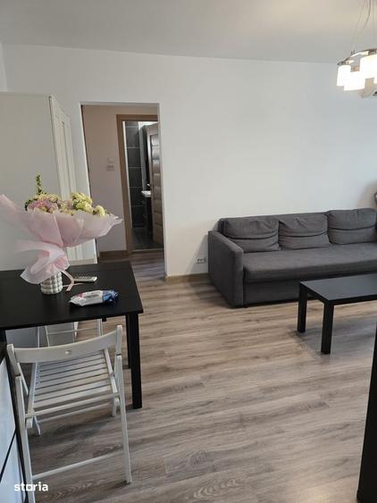 Apartament cu 2 camere decomandat în P-ța Romană