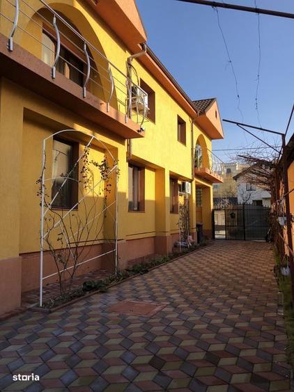 Casă cu 6 camere cu Canalizare în Calea Severinului