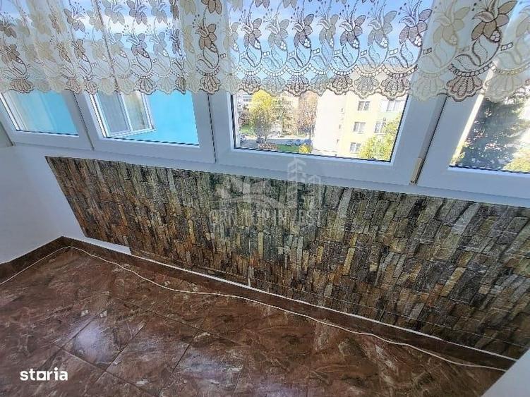 Apartament cu 2 camere semidecomandat, mobilat în Central