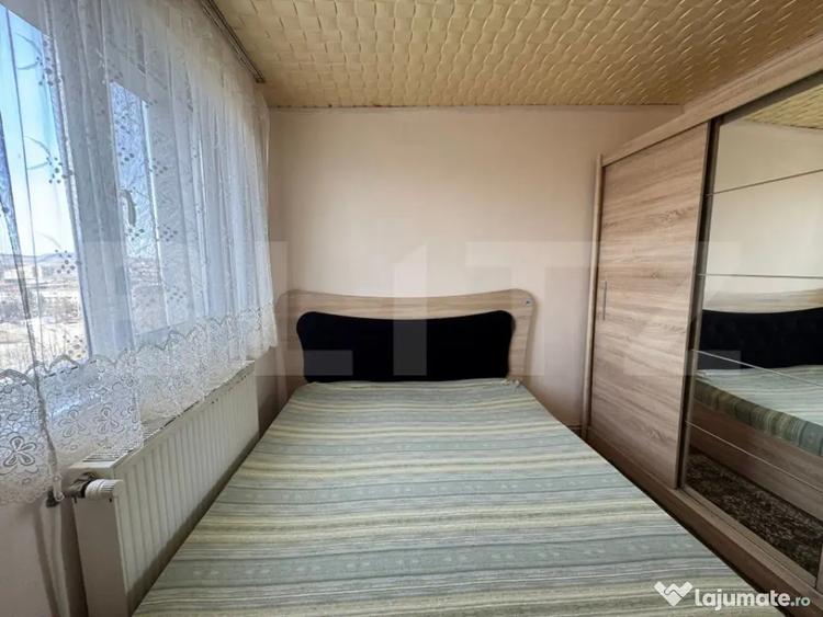 Apartament cu 3 camere semidecomandat în Central