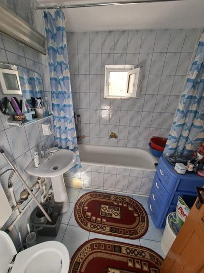 Apartament cu 2 camere decomandat în Galata