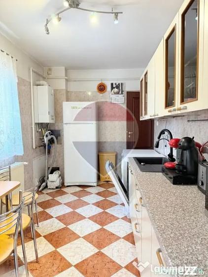 Apartament cu 4 camere decomandat în Fundeni