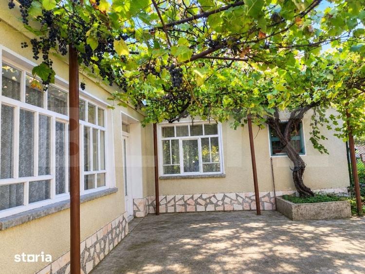 Casă cu 5 camere cu Teren 2877 Mp în Central