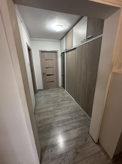Apartament cu 2 camere decomandat în Baba Novac