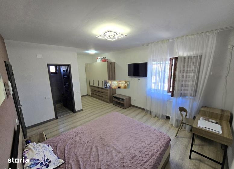 Casă cu 4 camere decomandat în Central