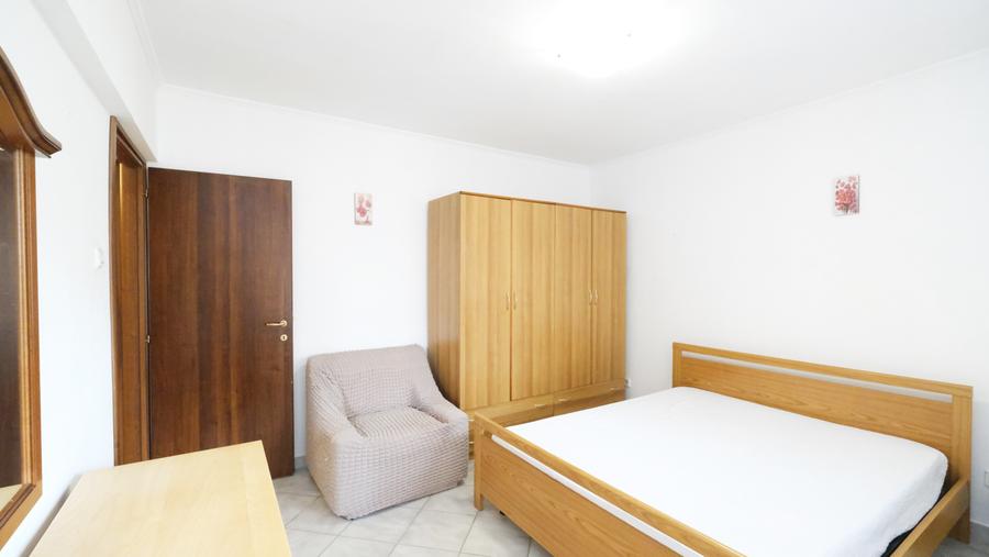 Apartament cu 2 camere decomandat în Sala Palatului