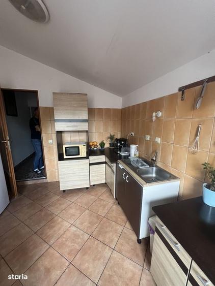Casă cu 4 camere în Central