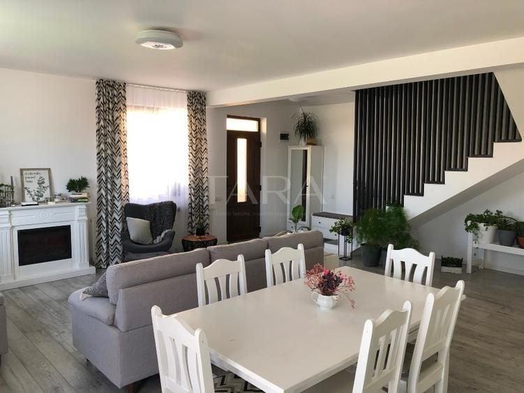 Duplex cu 4 camere cu Canalizare în Gilău