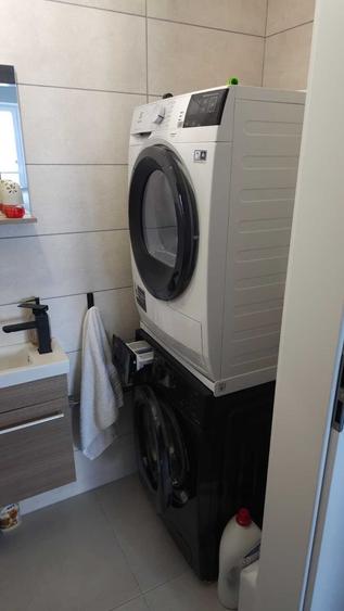 Apartament cu 3 camere semidecomandat în Apărătorii Patriei