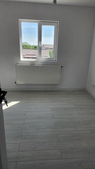 Apartament cu 4 camere semidecomandat în Central