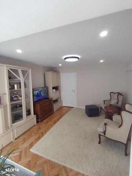 Apartament cu 4 camere decomandat în Ultracentral