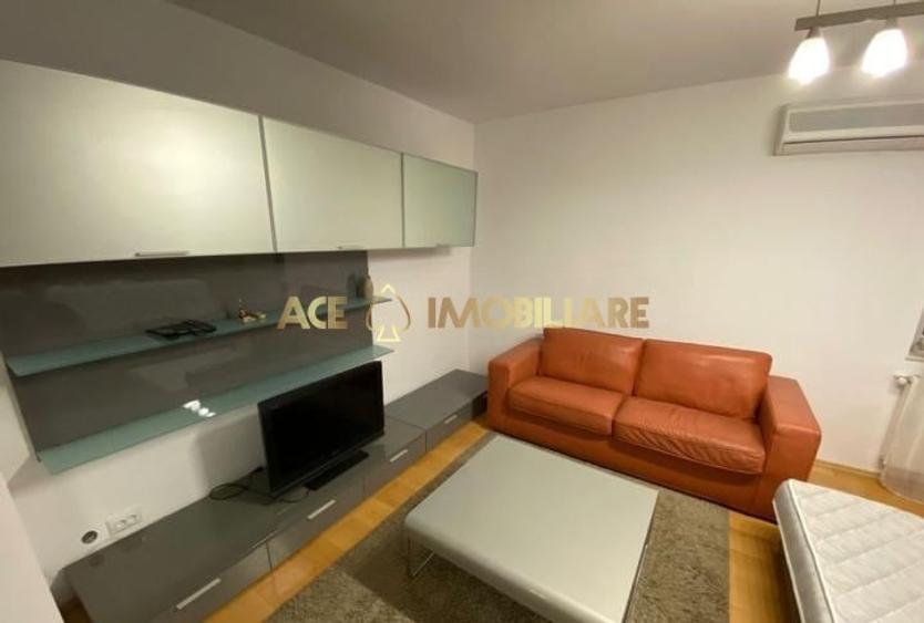 Apartament cu 2 camere semidecomandat, mobilat în Unirii