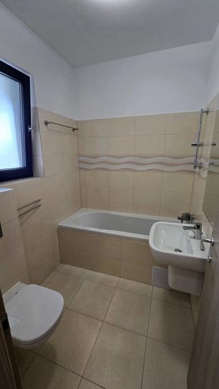 Apartament cu 4 camere decomandat, mobilat în Otopeni