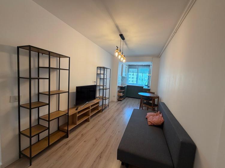 Apartament cu 2 camere semidecomandat în Pipera