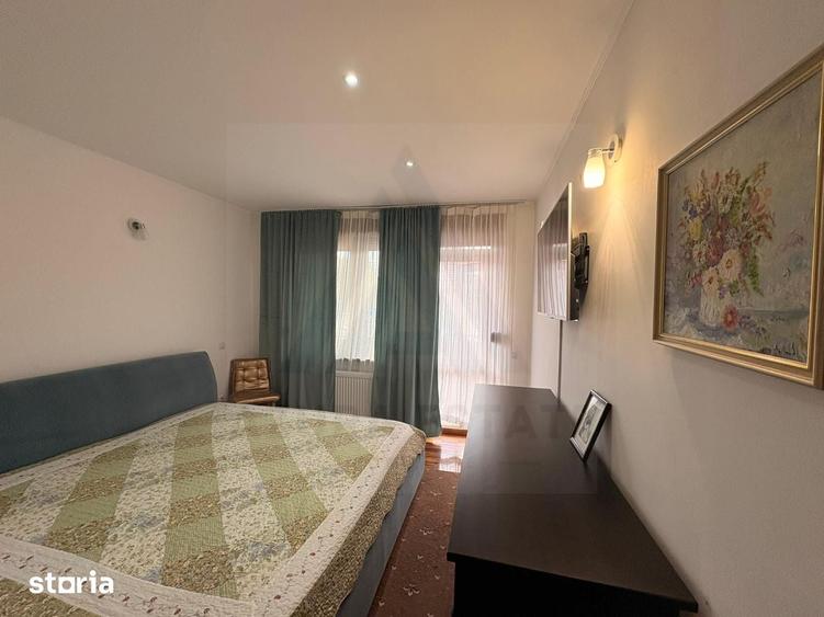 Casă cu 5 camere cu Teren 250 Mp în Lazaret