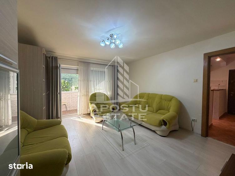 Apartament cu 3 camere decomandat, mobilat în Dâmbovița