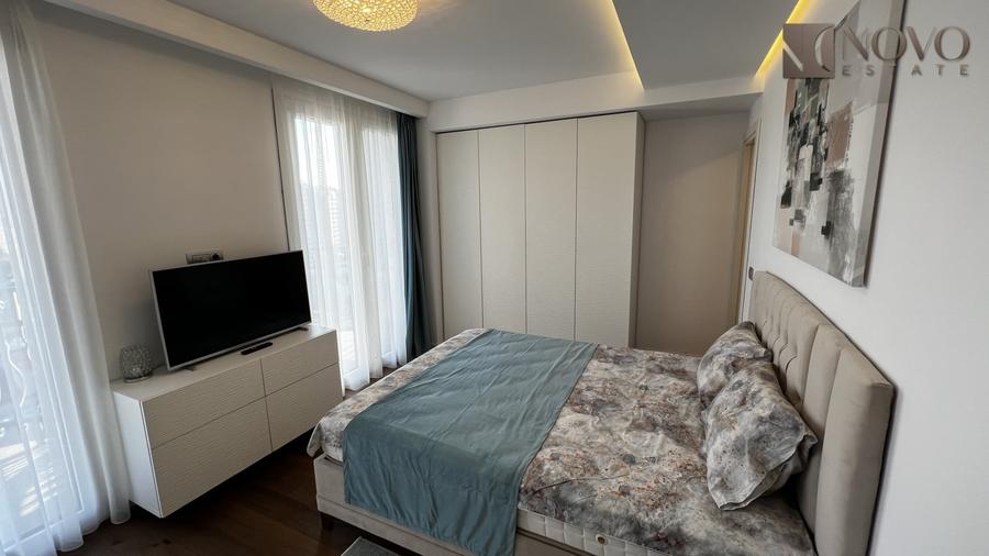 Apartament cu 3 camere semidecomandat, mobilat în P-ța Alba Iulia