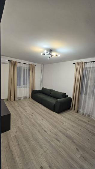 Garsonieră decomandată în Gorjului