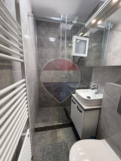 Apartament cu 2 camere semidecomandat, mobilat în Săsar