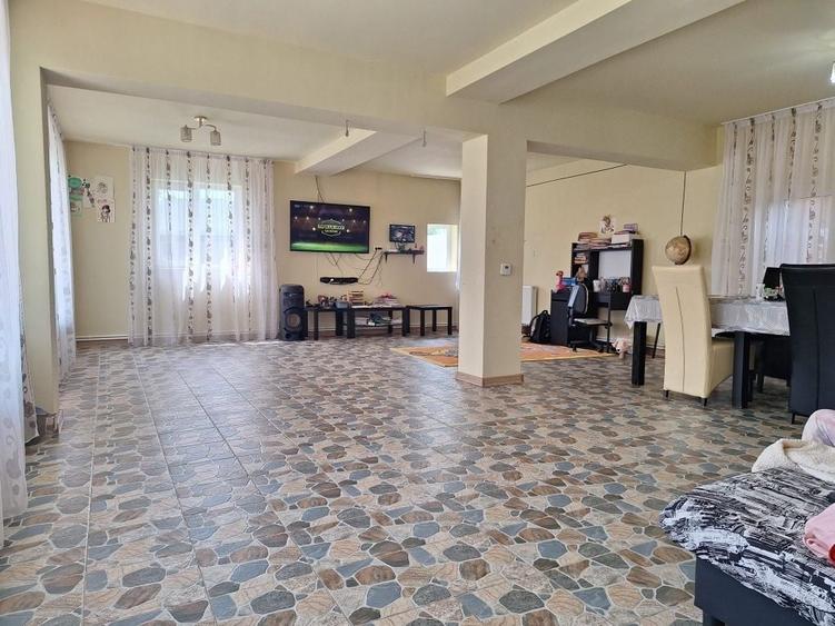 Casă cu 4 camere cu Teren 1325 Mp în Belciugatele