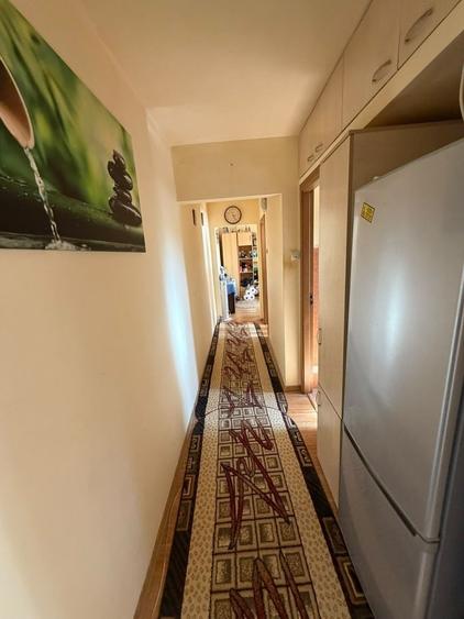 Apartament cu 3 camere semidecomandat, mobilat în Tomis III
