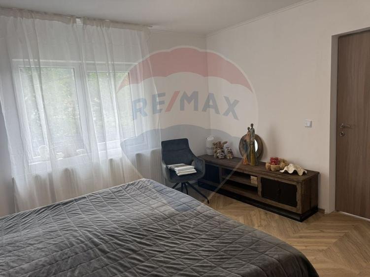Casă individuală cu 6 camere cu Teren 2800 Mp în Livada (Petreștii de Jos)