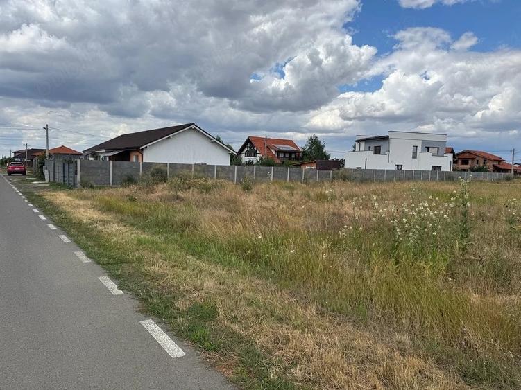 Teren de 669 mp, în Săcălaz