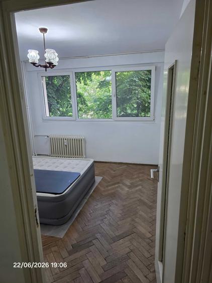 Apartament cu 2 camere decomandat în Drumul Taberei
