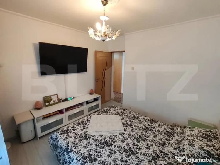 Apartament cu 3 camere decomandat în Sud