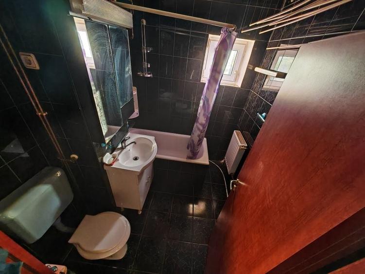 Apartament cu 3 camere decomandat în Hotar