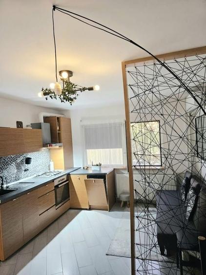 Apartament cu 3 camere decomandat, mobilat în Faleza Nord