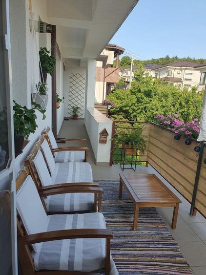 Apartament cu 3 camere decomandat, mobilat în Bucium