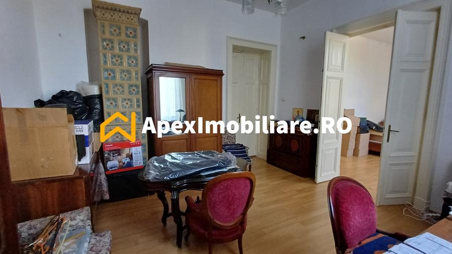 Apartament cu 5 camere decomandat, mobilat în Unirii