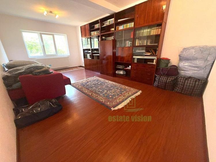 Vila D+P+1, 5 camere, 150 mp utili + demisol, teren 300 mp, aproape de Palatul M - 11