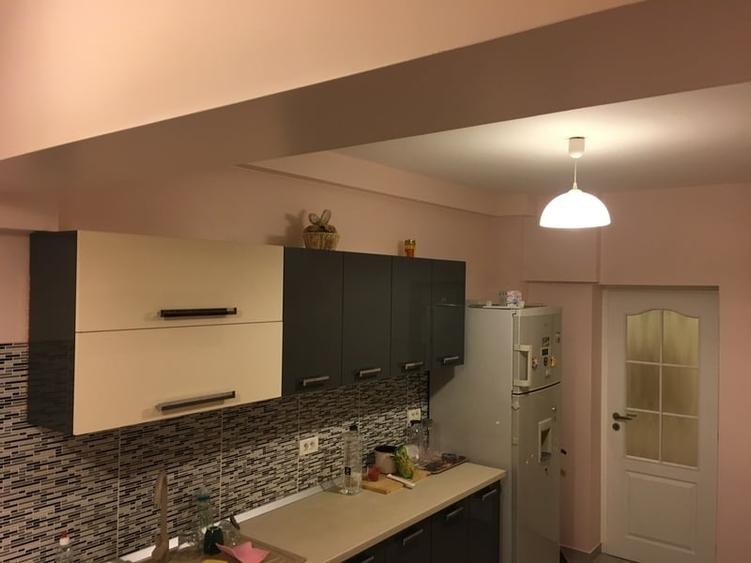 Apartament cu 3 camere decomandat în Ghencea