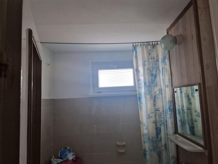 Apartament cu 2 camere decomandat în Precista