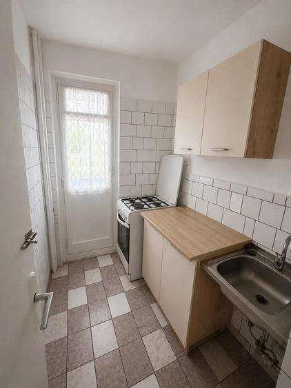 Apartament cu 2 camere semidecomandat în Berceni
