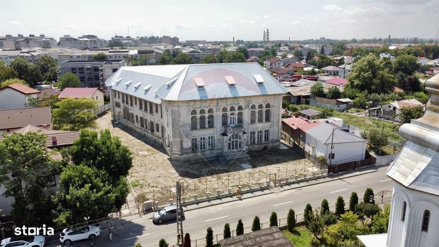 Spațiu comercial, de 2,500 mp, în Ultracentral