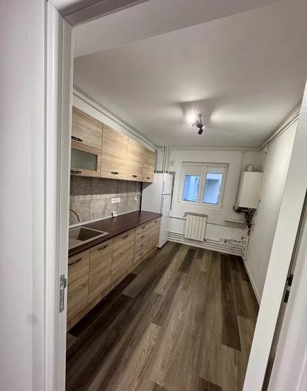 Apartament cu 4 camere decomandat în Apărătorii Patriei