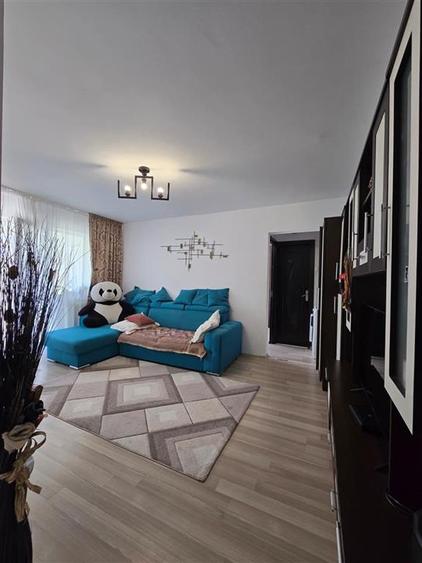 Apartament cu 2 camere semidecomandat în Mircea cel Bătrân
