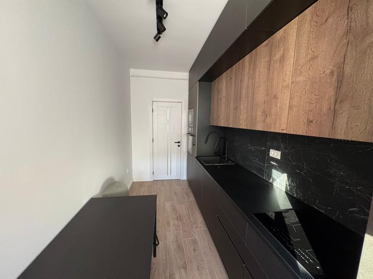 Apartament cu 3 camere, mobilat în Apărătorii Patriei