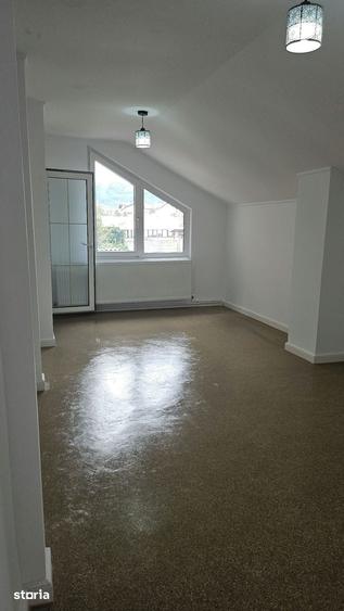 Casă cu 5 camere cu Teren 436 Mp în Central
