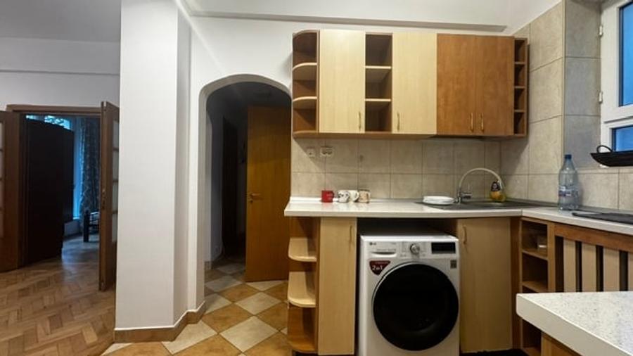 Apartament cu 2 camere decomandat în Universitate