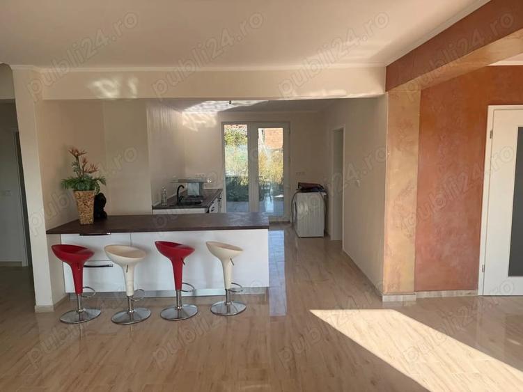 Casă cu 6 camere cu Teren 920 Mp în Slimnic