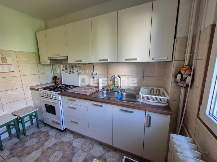 Apartament cu 3 camere circular, mobilat în Berceni